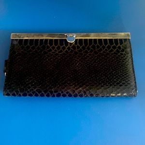 Amazing black exotic reptile skin clutch with ring
